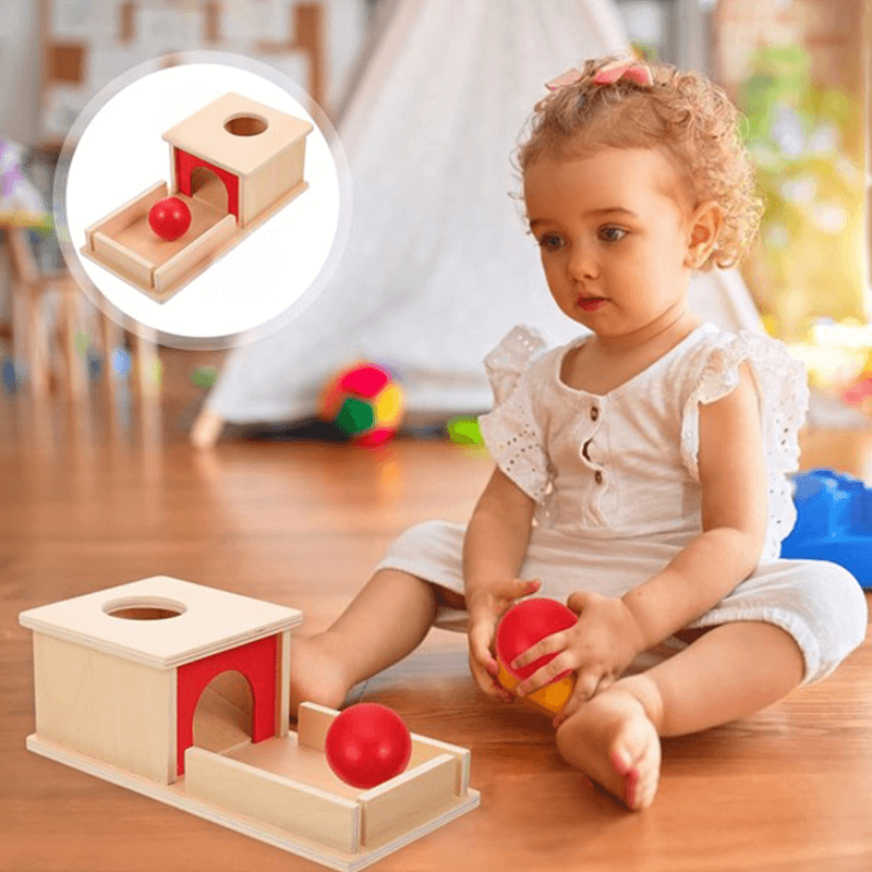 Montessori-Objektpermanenz-Box aus Holz mit Ball