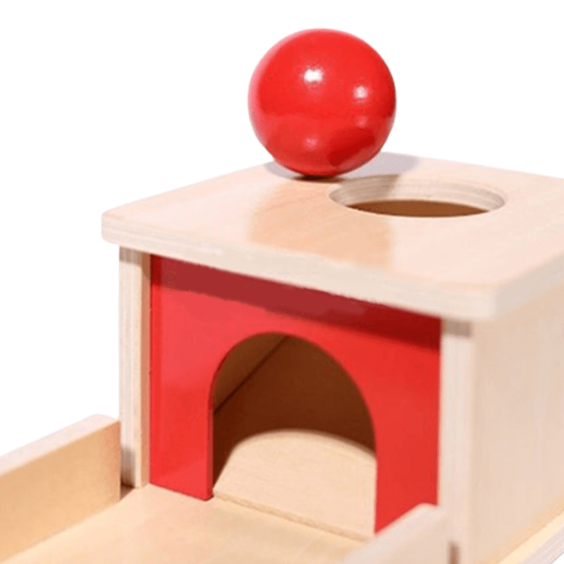 Montessori-Objektpermanenz-Box aus Holz mit Ball