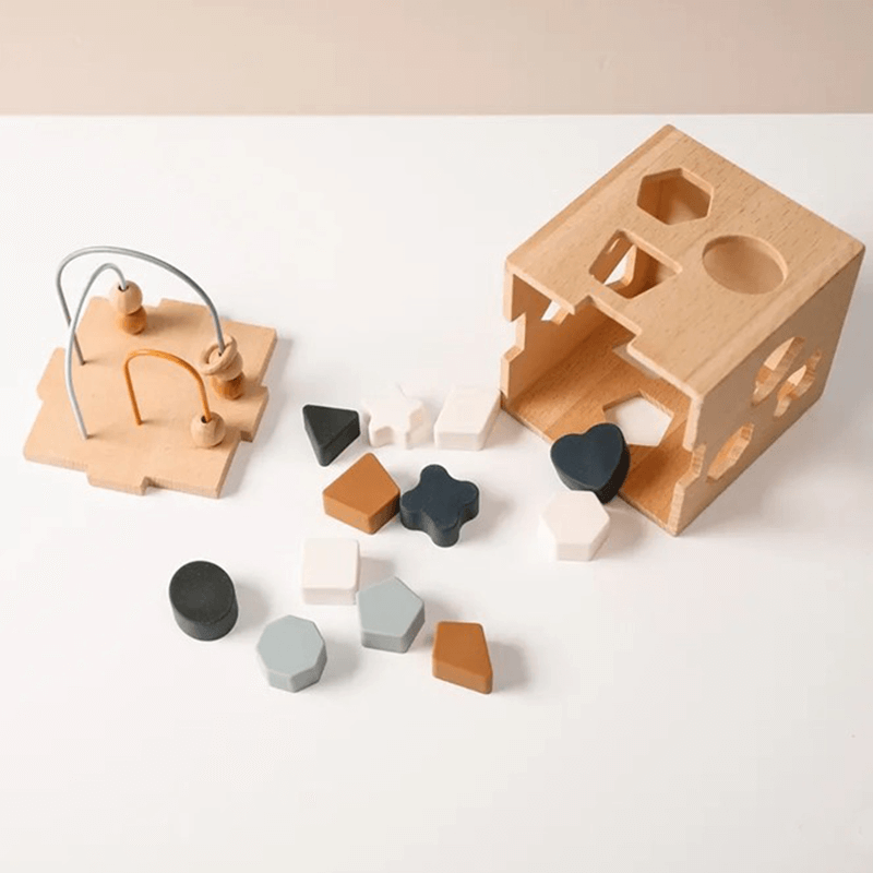 Montessori - Aktivitätswürfel aus Holz mit geometrischer Form aus Silikon