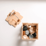 Montessori - Aktivitätswürfel aus Holz mit geometrischer Form aus Silikon