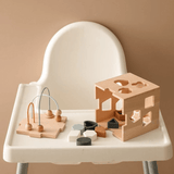 Montessori - Aktivitätswürfel aus Holz mit geometrischer Form aus Silikon